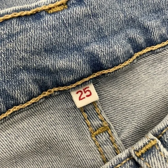 Levi’s Premium Crop Flare Jeans Size 25