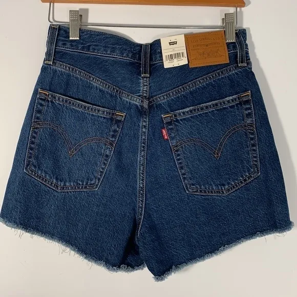 Levi’s Premium Ribcage Stretch Shorts, size 27 NWT