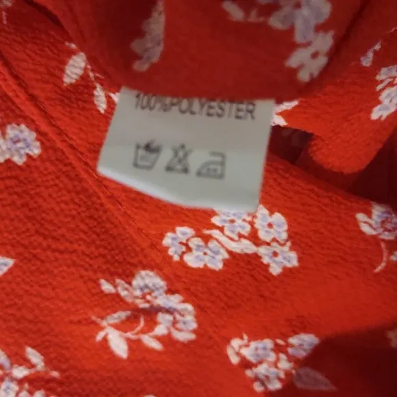 LF ONE WAY Floral Wrap Shorts 8 Red