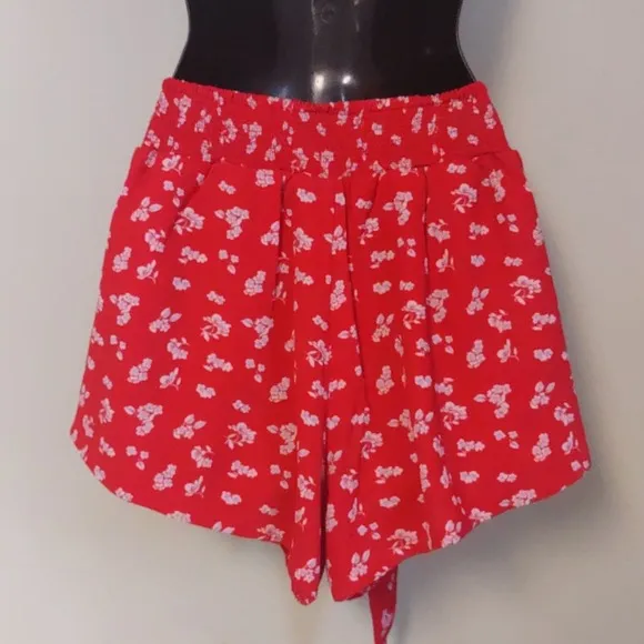 LF ONE WAY Floral Wrap Shorts 8 Red