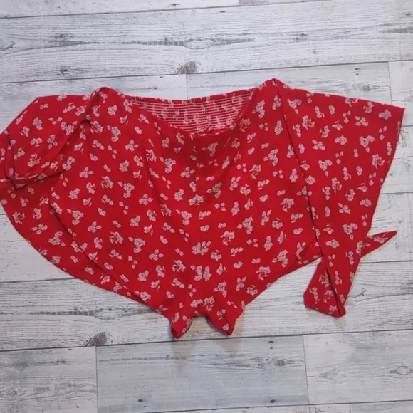 LF ONE WAY Floral Wrap Shorts 8 Red