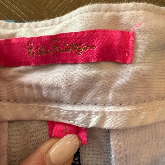 Lilly Pulitzer Buttercup Knit Shorts “Spottrd in the Wild” Sz 2