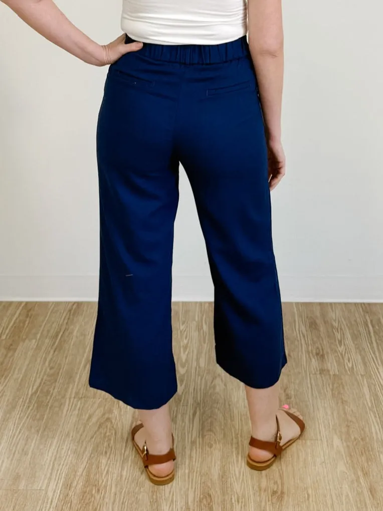 Linen Cropped Pants in Navy
