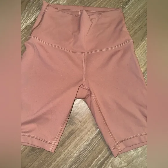Lululemon Align High Rise 6” shorts size 4 in Brier Rose