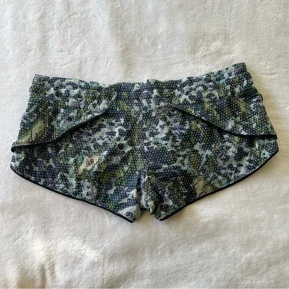 Lululemon Water: Surf Short Reversible Floral Sport White Multi / Black Size 10