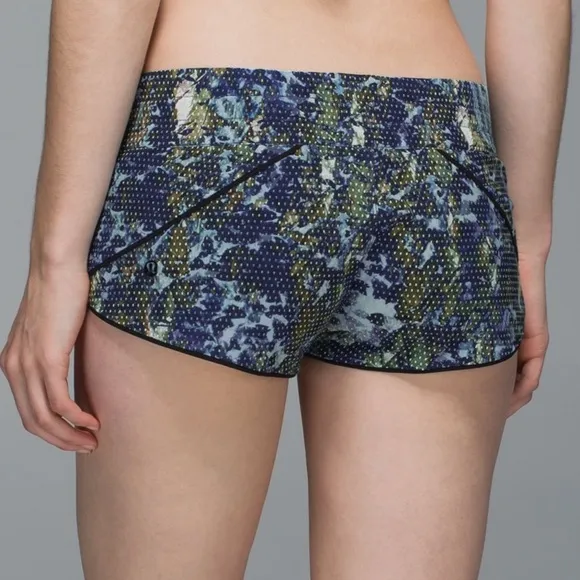 Lululemon Water: Surf Short Reversible Floral Sport White Multi / Black Size 10