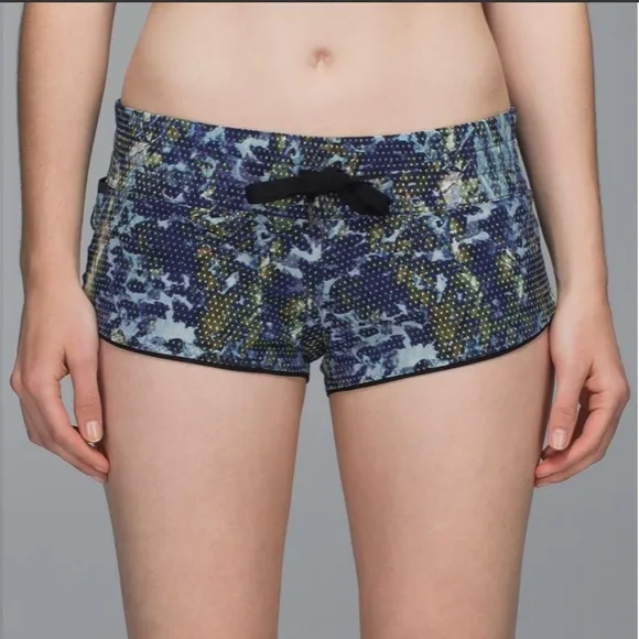 Lululemon Water: Surf Short Reversible Floral Sport White Multi / Black Size 10