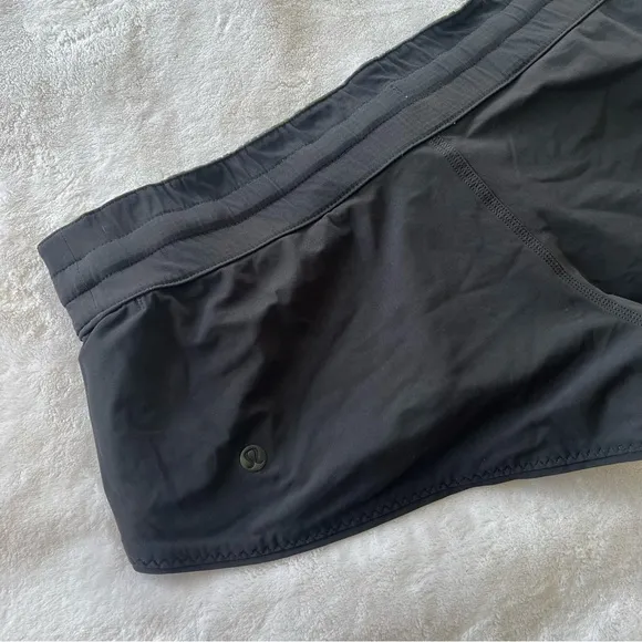 Lululemon Water: Surf Short Reversible Floral Sport White Multi / Black Size 10