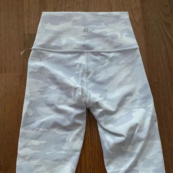 Lululemon Wunder Under Short 10” Ribbed pants in Incognito Camo Jacquard Alpine