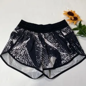 Lululemon Speed Short Static Mist Black and white speckled Size 6