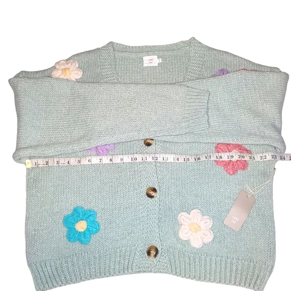 LUNA IVY Sage Puff Crochet Flower Cropped Cardigan/Button Up Sweater‎ Size M NEW