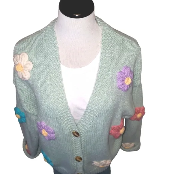 LUNA IVY Sage Puff Crochet Flower Cropped Cardigan/Button Up Sweater‎ Size M NEW