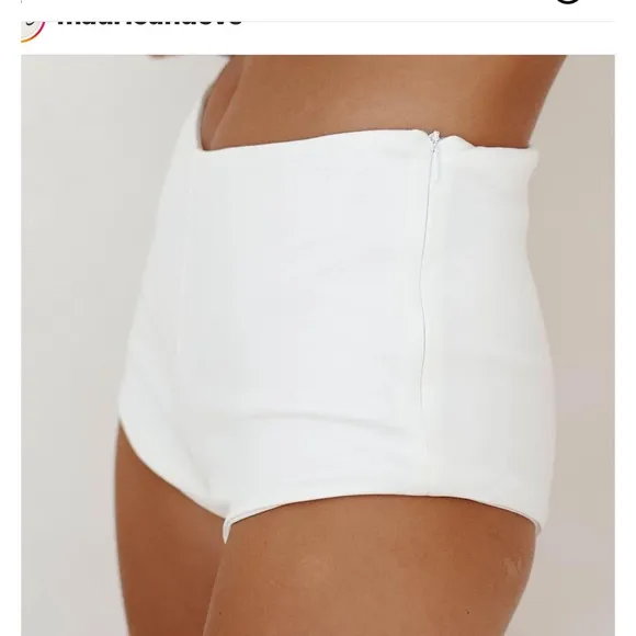 Marie Eve Bella short, NWT