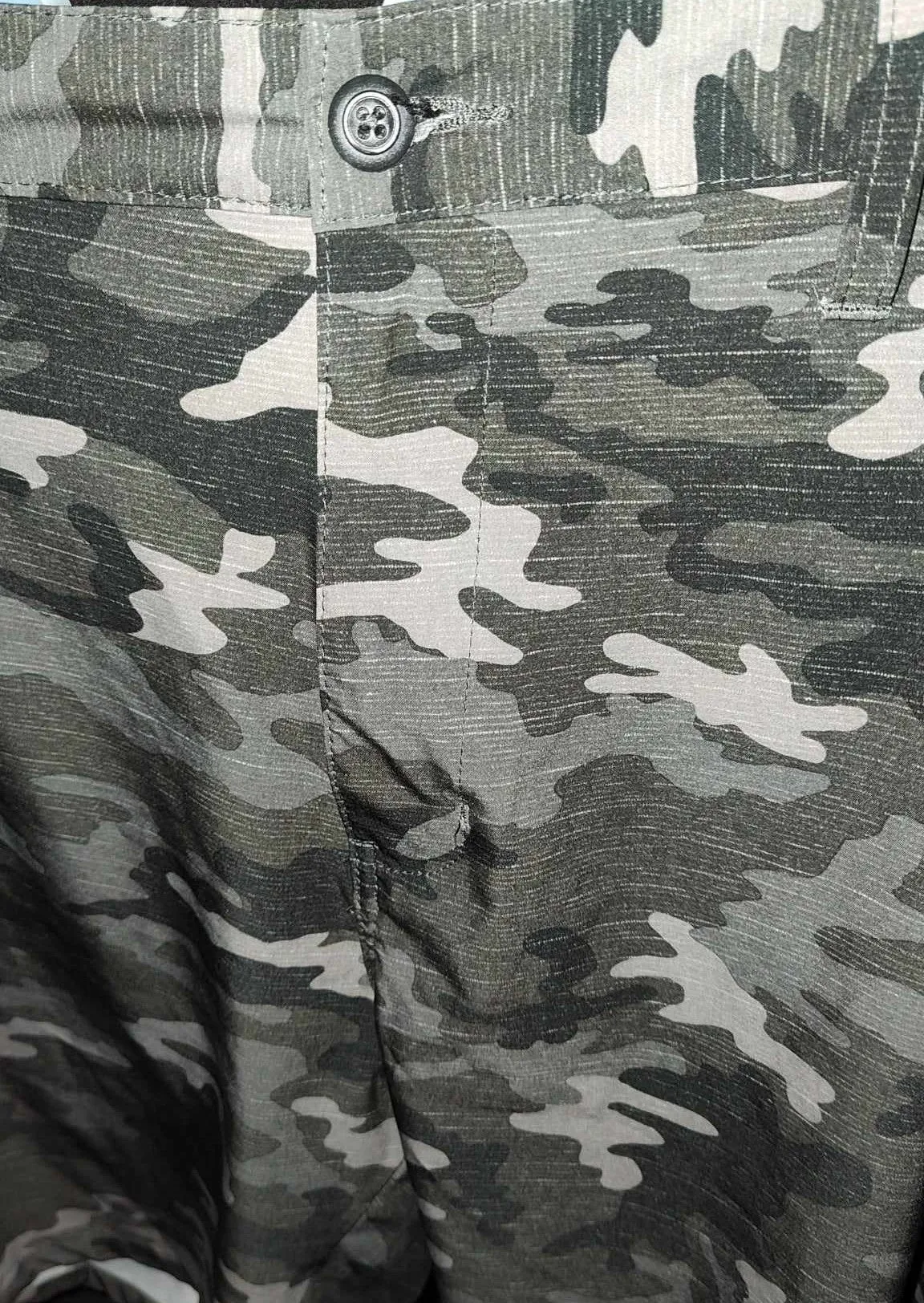 Men's Burnside Camo Gray Carpenter Shorts - preowned