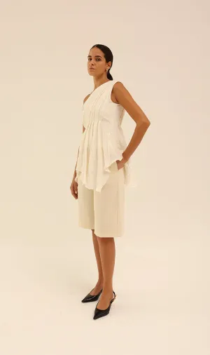 Mid Rise Bermuda Shorts in Cream