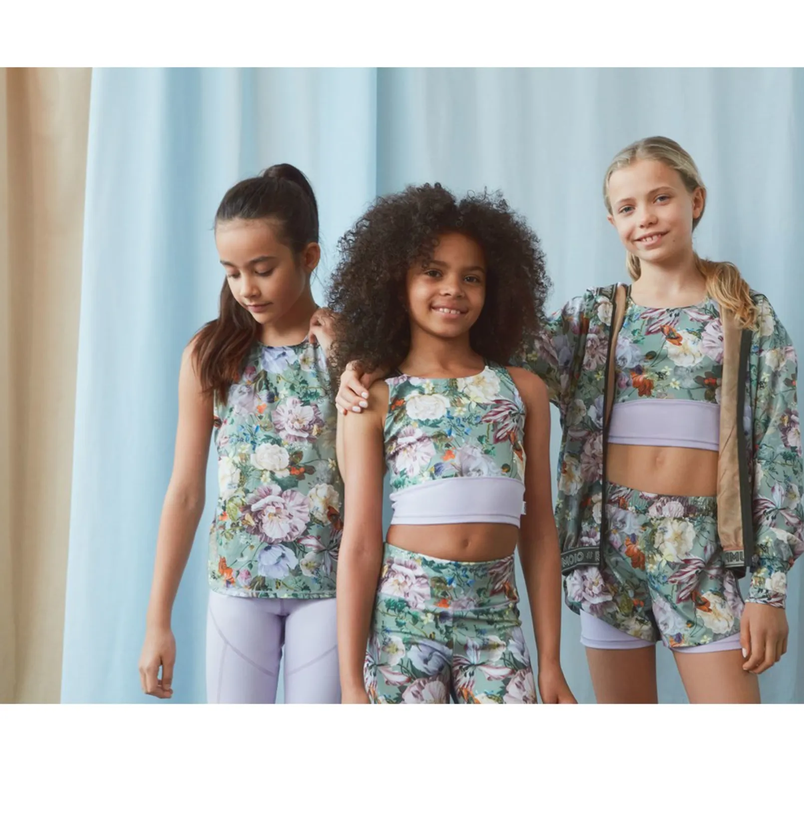 Molo - Omari Shorts - Green Botanic