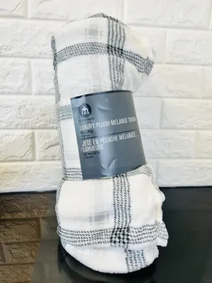 New Hometrends Melange Plush Throw, 50X60, Black & White
