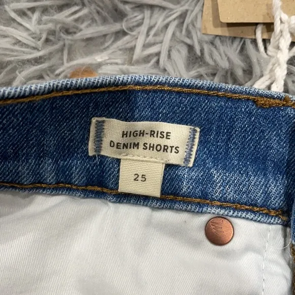 NEW • Madewell • High Rise Denim Shorts Jordie 25