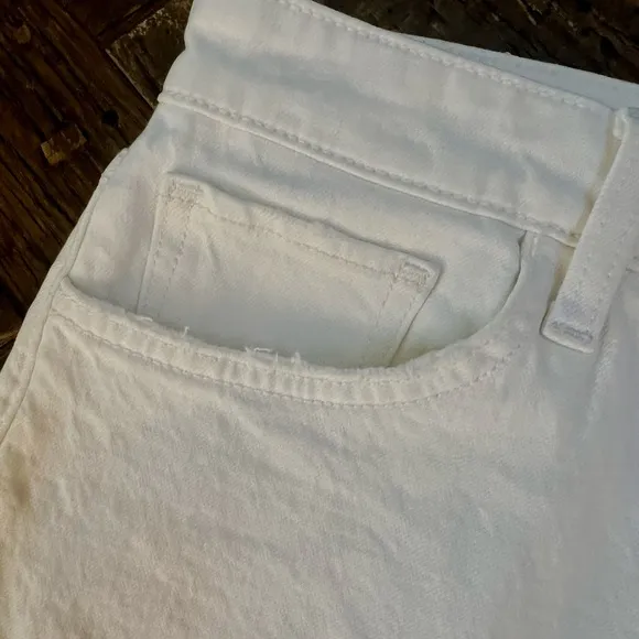 NWOT Women’s Joe's The Jessie Frayed High Waist  White Shorts - Sz 28