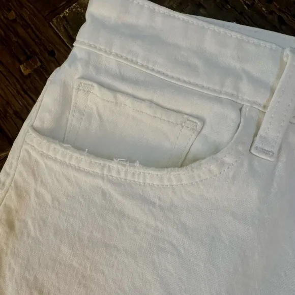 NWOT Women’s Joe's The Jessie Frayed High Waist  White Shorts - Sz 28
