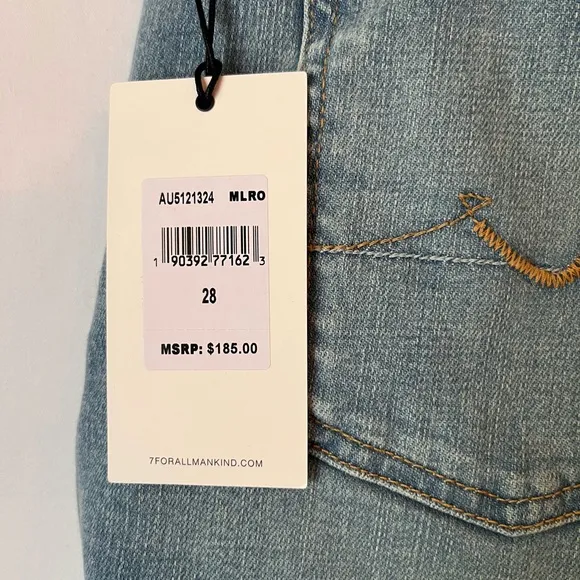 NWT 7 For All Mankind Broken Twill Mid Roll Short in Coco Privé Light Wash