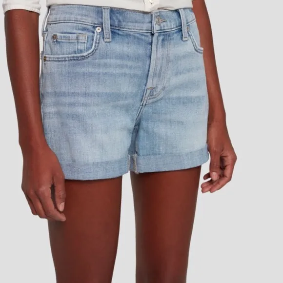NWT 7 For All Mankind Broken Twill Mid Roll Short in Coco Privé Light Wash