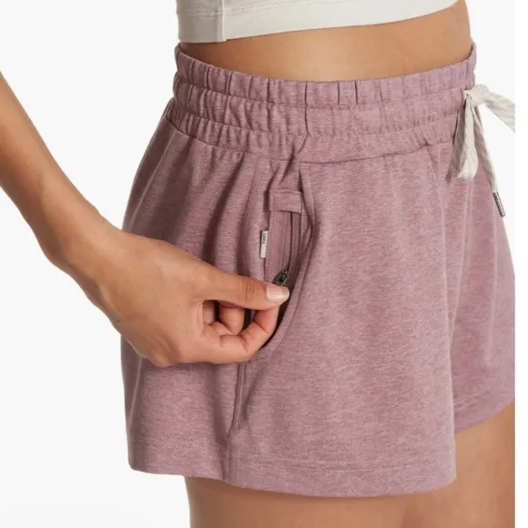 NWT Vuori Halo Performance DreamKnit Shorts Orchid Heather - Large