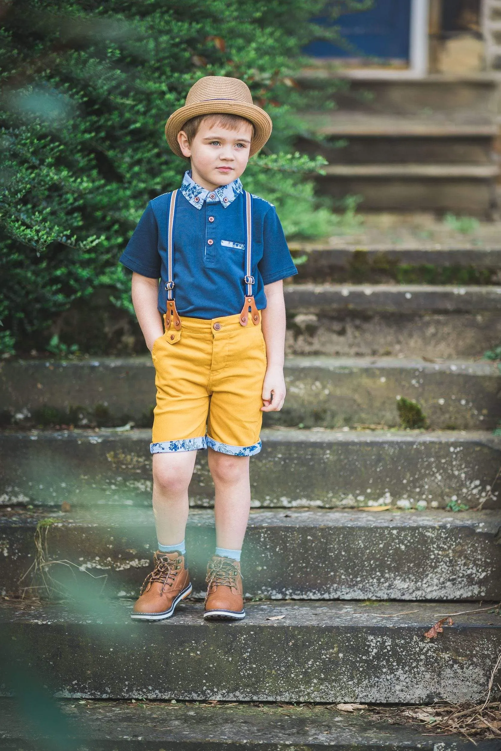 Oliver: Mustard shorts with braces