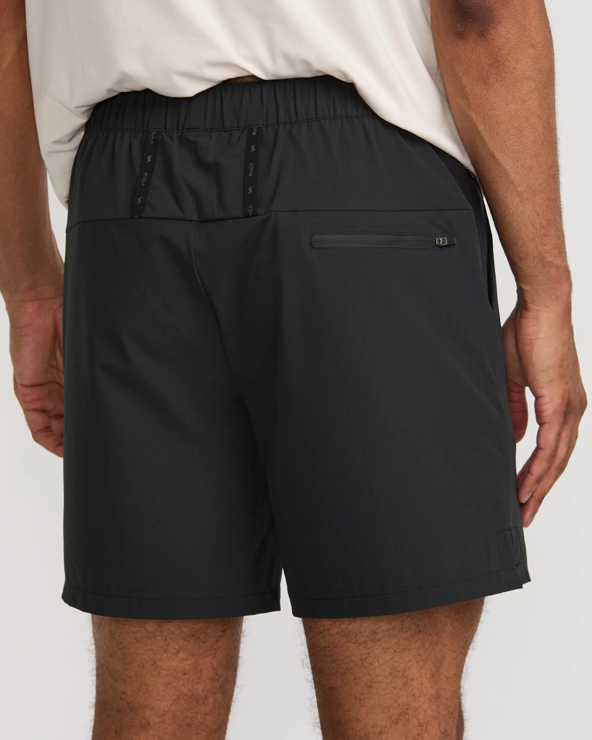 Outsider Stretch 17" Short
