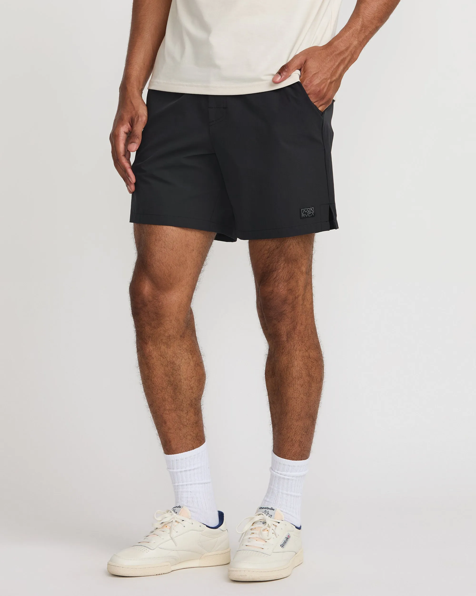 Outsider Stretch 17" Short