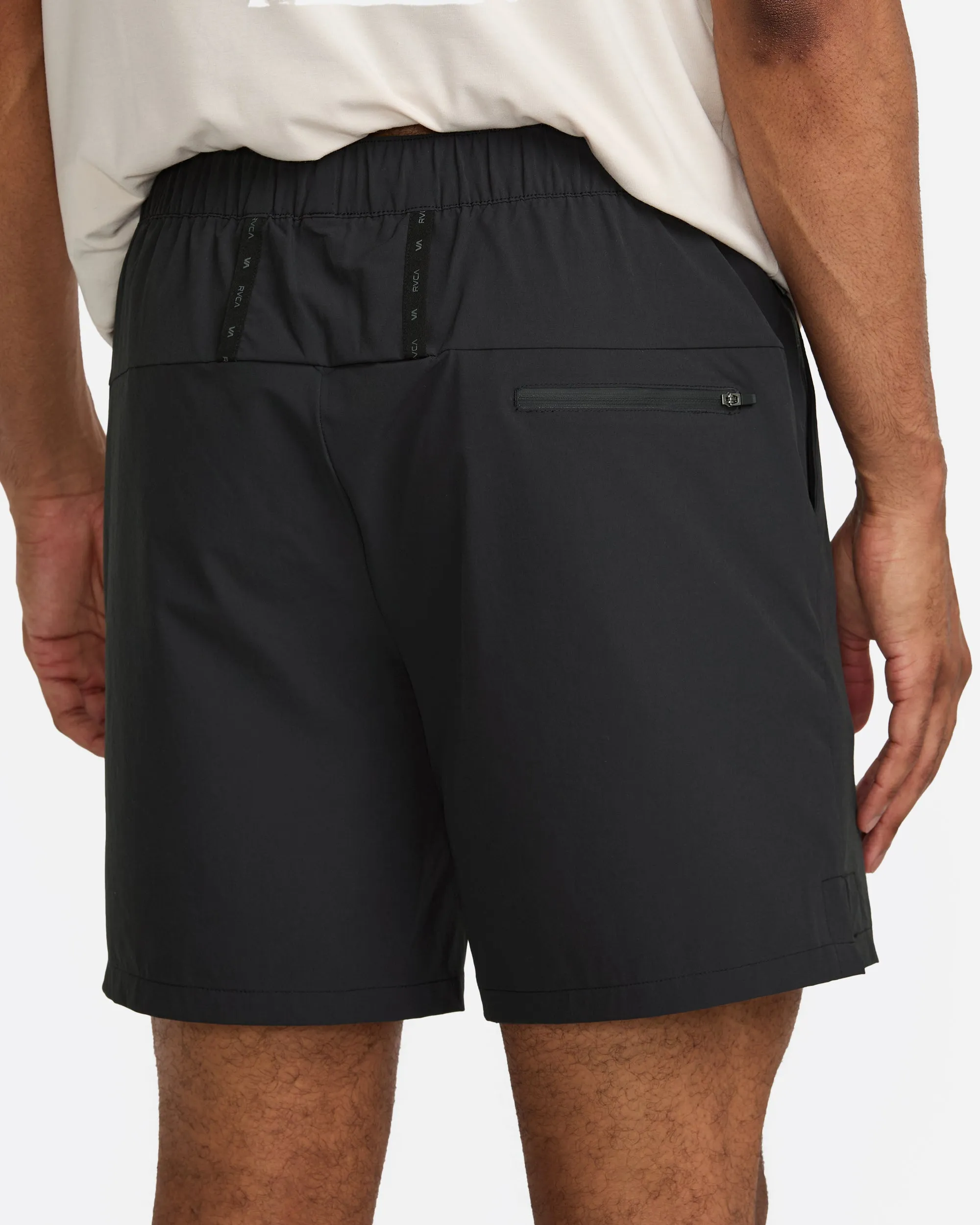 Outsider Stretch 17" Short