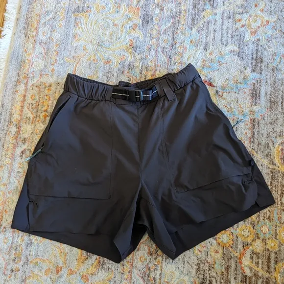 Rare Lululemon Lab Kosaten Shorts, size 4, black granite
