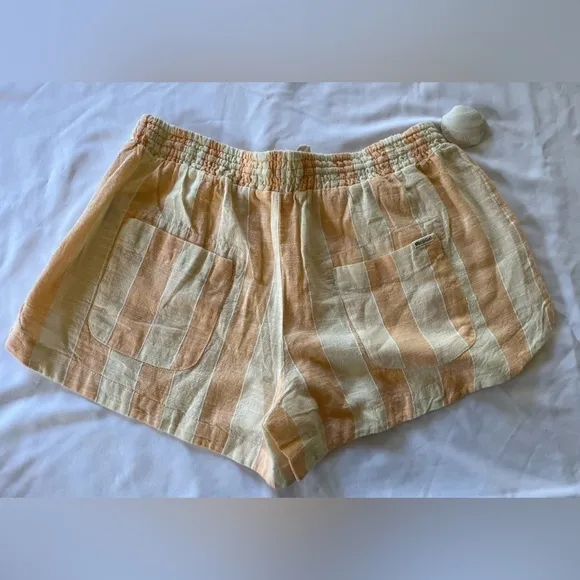 Rip Curl Havana Stripe Shorts-Bone Size M. NWT 🏝️