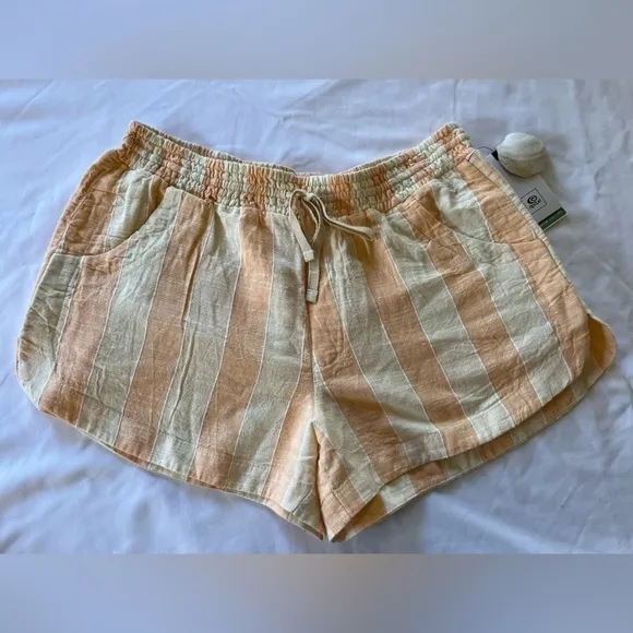 Rip Curl Havana Stripe Shorts-Bone Size M. NWT 🏝️