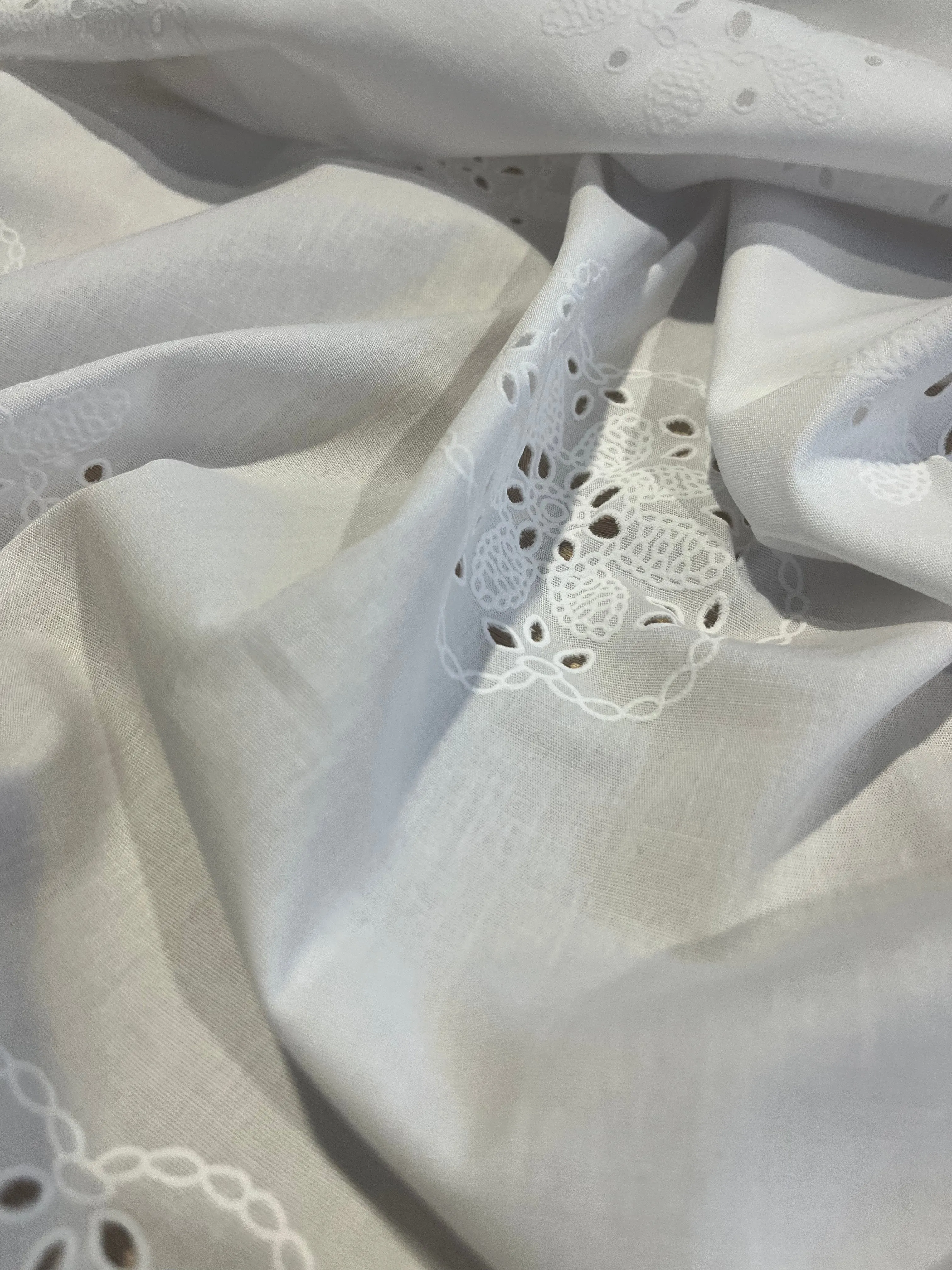 Sangallo cotton stretch lasercut puff print design 3 white