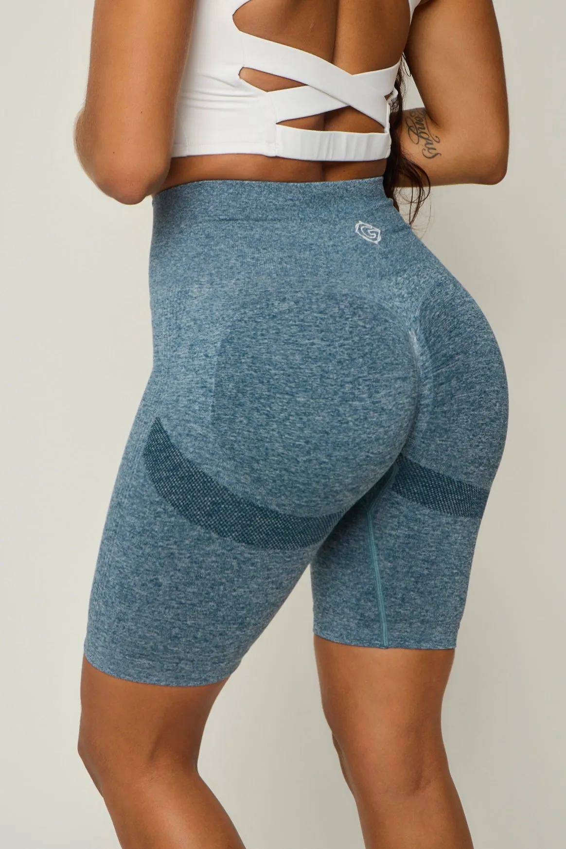 Silhouette Scrunch Shorts