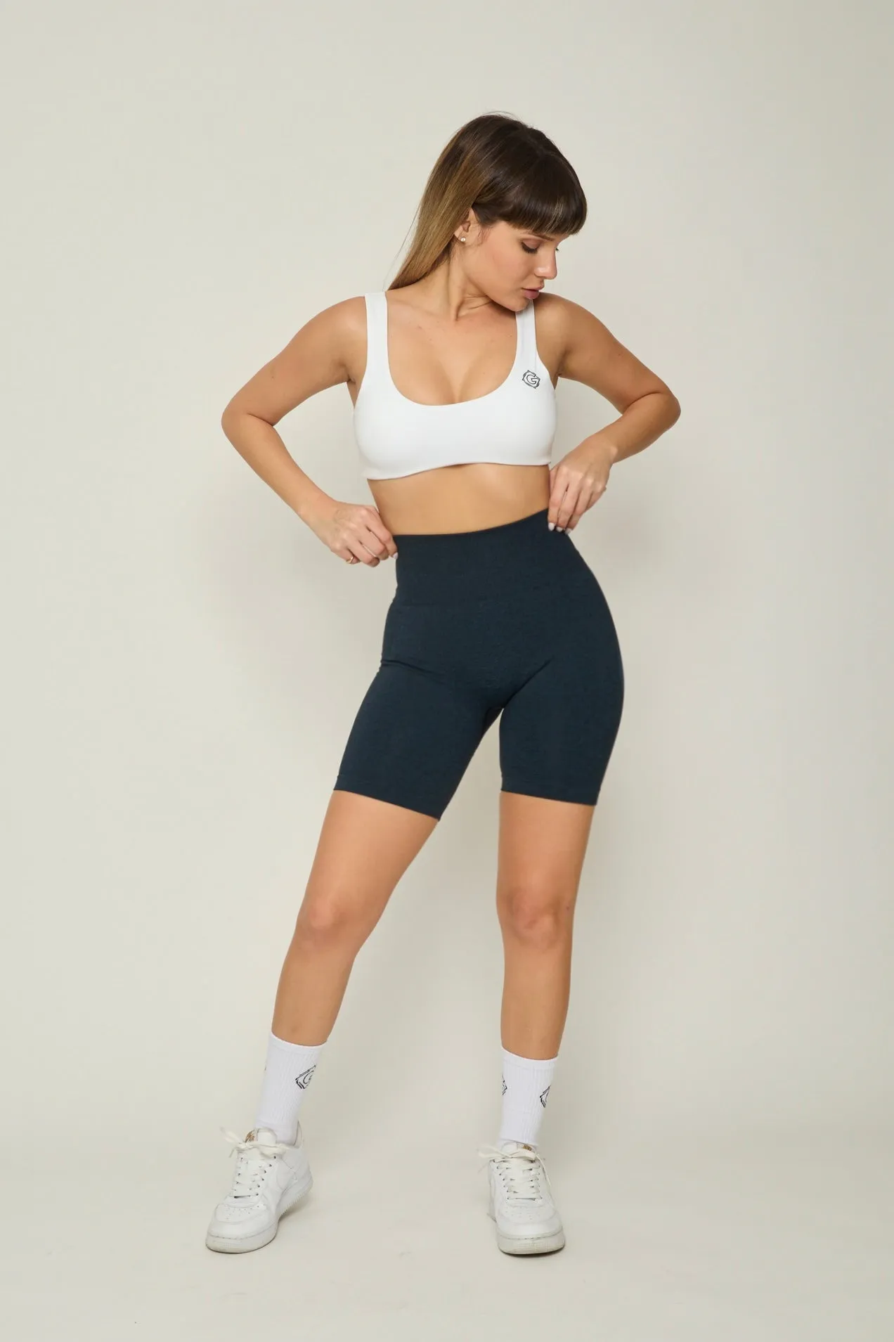 Silhouette Scrunch Shorts