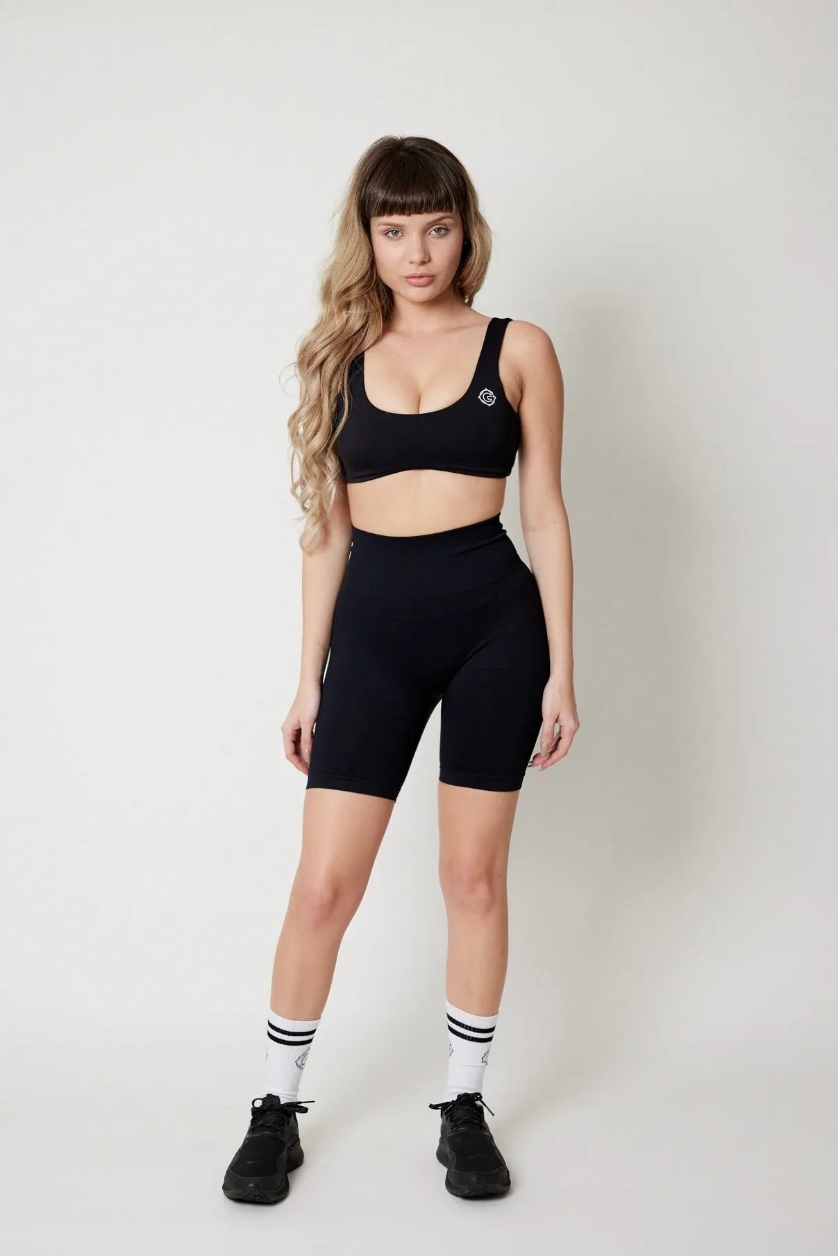 Silhouette Scrunch Shorts