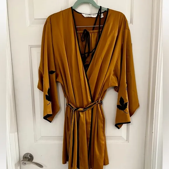 Silky Victoria’s Secret Collection Gold Embroidered Beautiful 3 piece sleep set