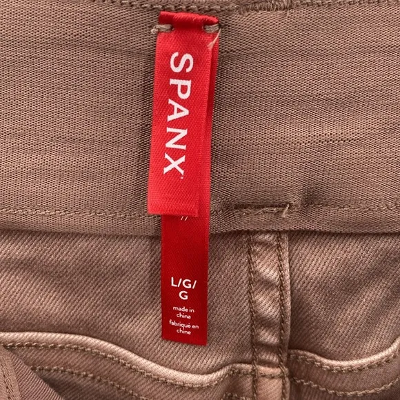 SPANX Stretch Twill Shorts 6&quot; Stretchy High Waist Casual in Mauve Size Large