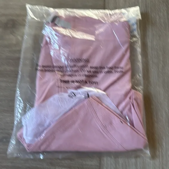 STIO OPR SHORTS RUSTIC ROSE SIZE 10/11.5 NWT in packaging