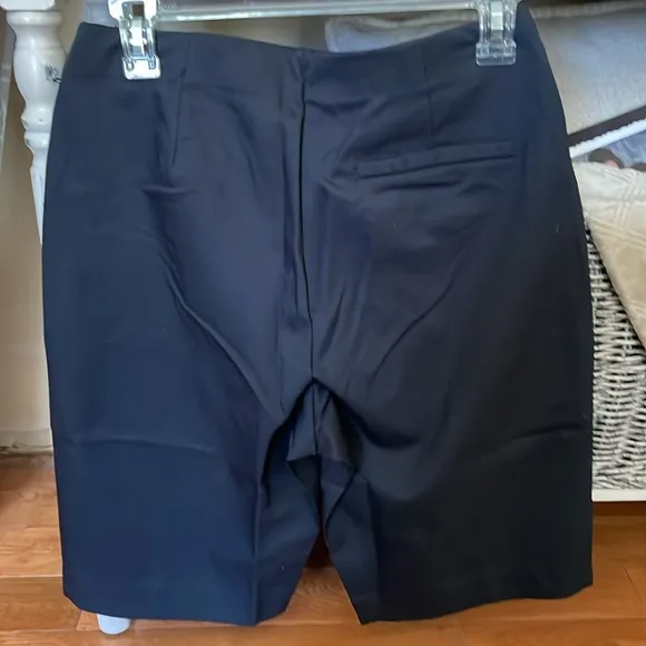 Tail Active Wear women’s 21” Elastique short w/piping, Golf shorts sz2, sz4 blk