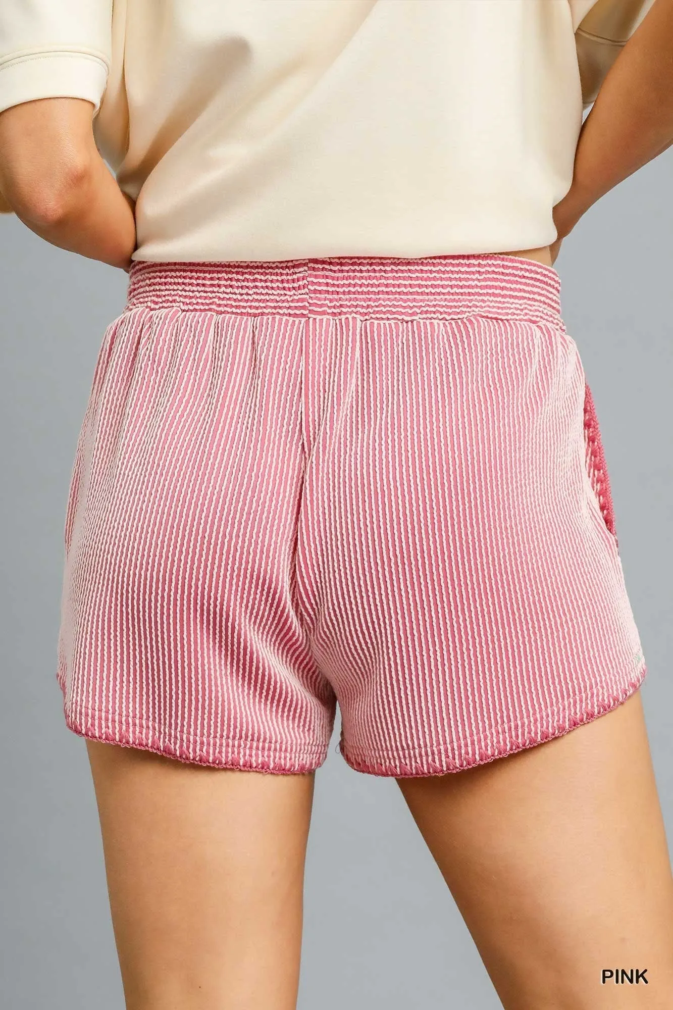 The Chill Stripe Shorts - Pink