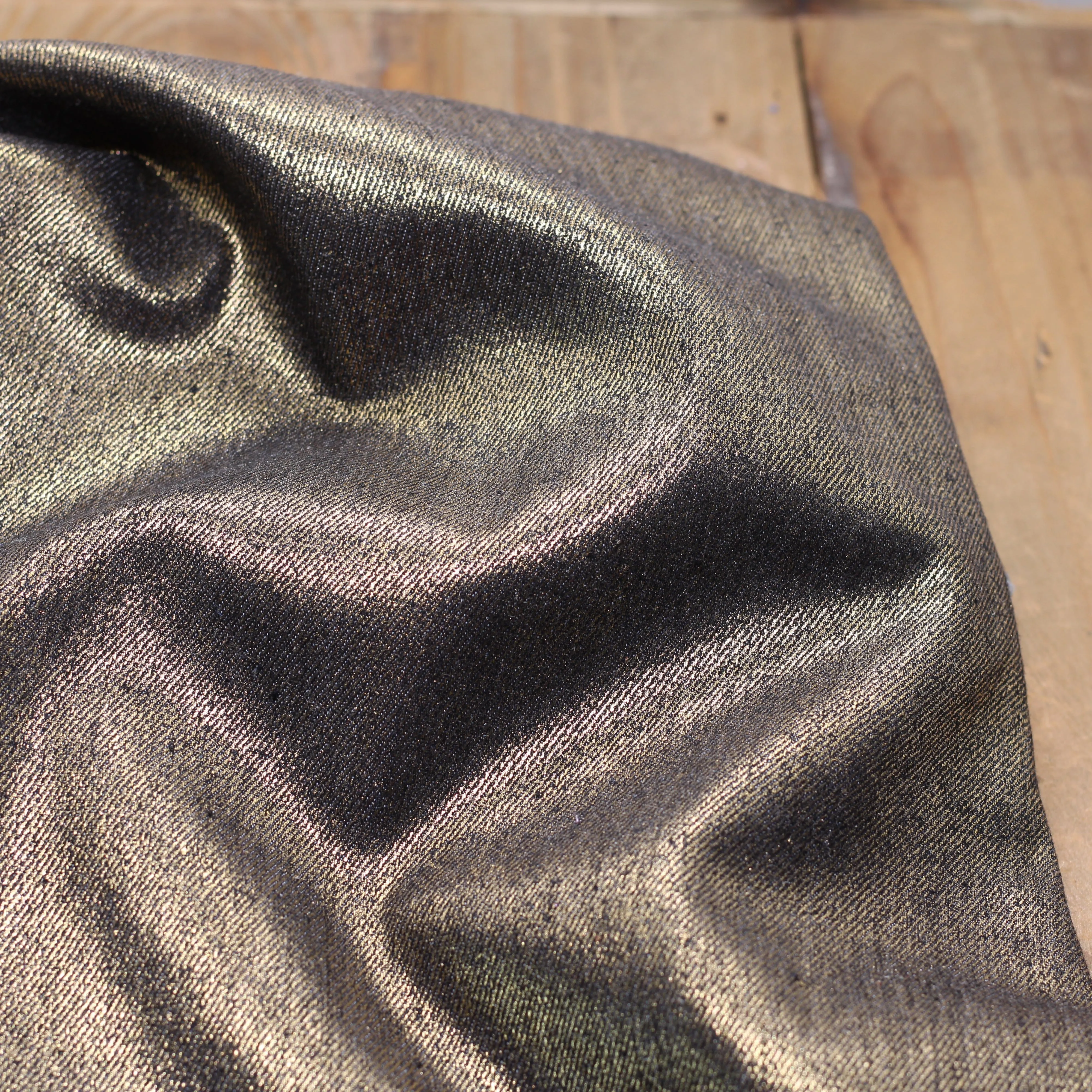 Tissu Jean Stretch- Noir irisé Or Doré (Vendu x10cm)