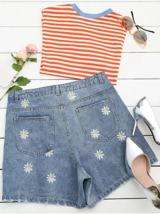 Trendy Ripped Daisy Embroidered Denim Shorts