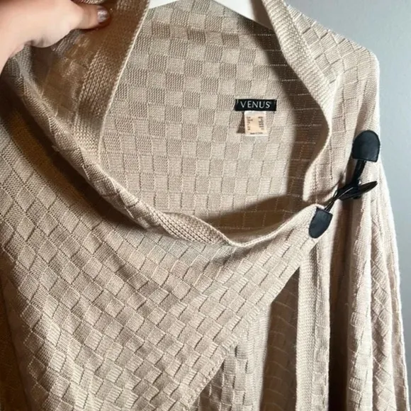 Venus Beige Tan Basket Weave Wrap Sweater with Toggle Closure NWT Size Small