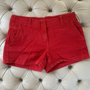 🐳Vineyard Vines Women’s 3 1/2 Everyday Short Seersucker Red Size 2🐳