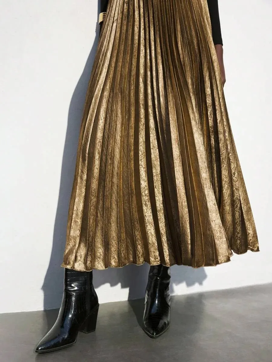 Winter Skirt with Pleats for Versatile Styling in Gold