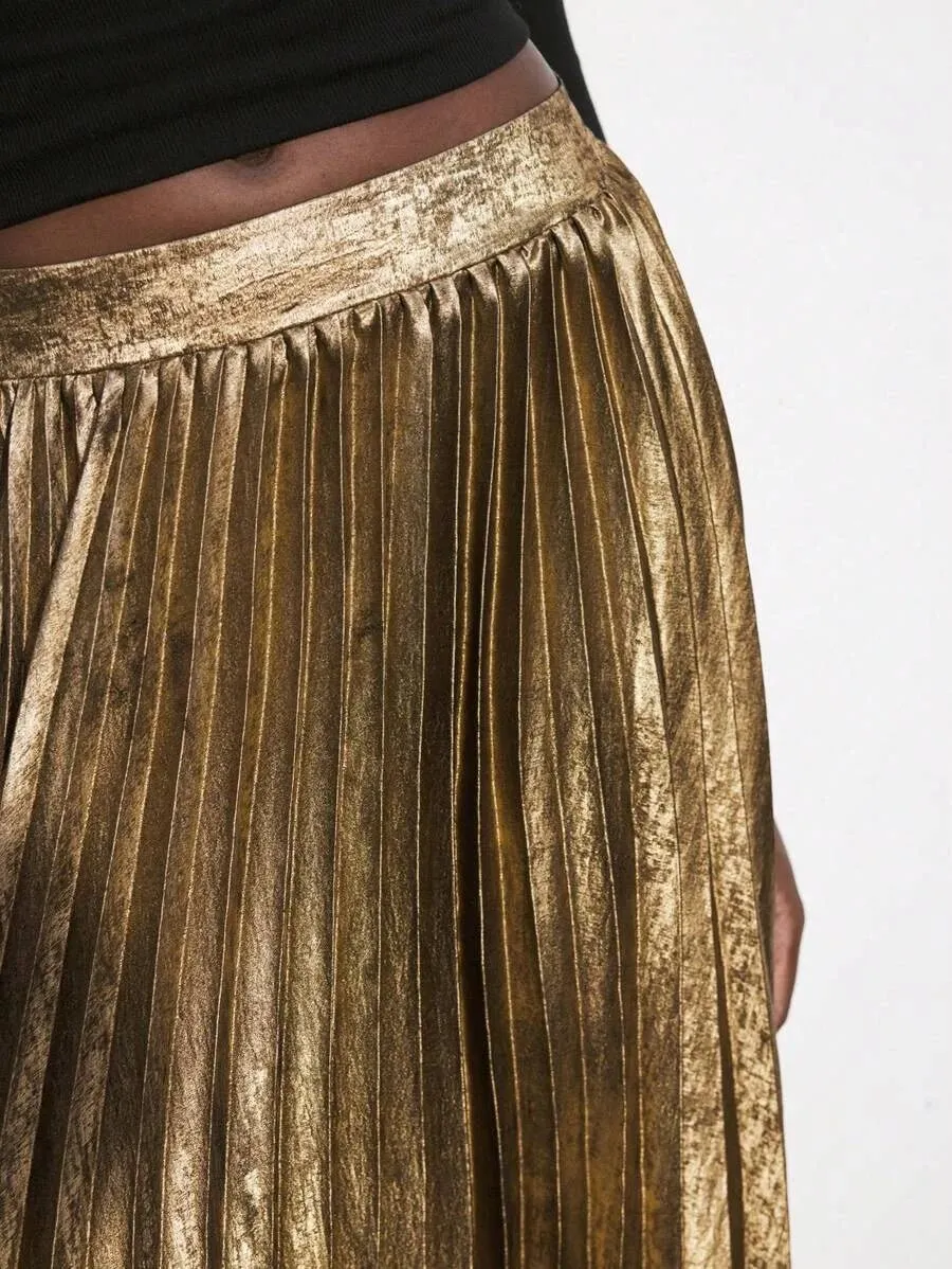 Winter Skirt with Pleats for Versatile Styling in Gold