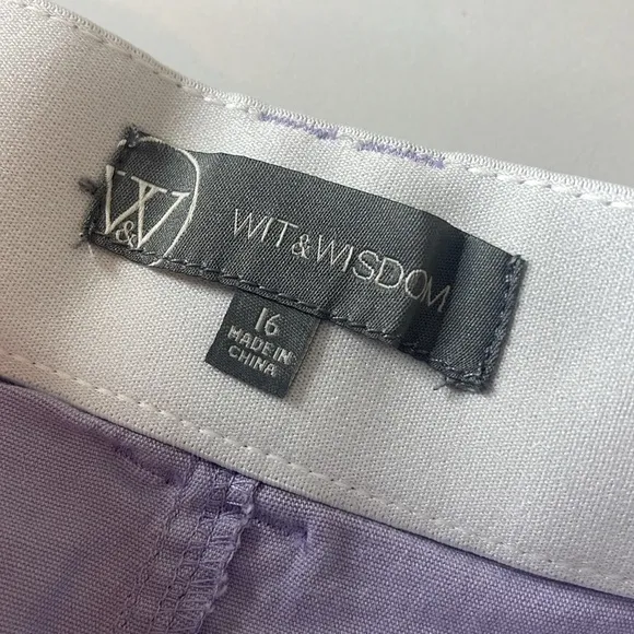 Wit &amp; Wisdom Absolution Frayed High Rise Cargo Shorts Lavender Dust Size 16